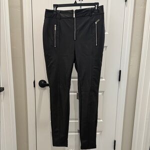 👖💫 Black Faux Leather Zippered Pants